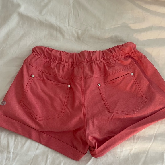 Lululemon cargo shorts - 6 - Picture 4 of 4